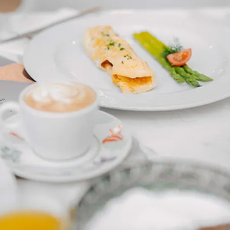 Хотел Maison - Mgallery 5*